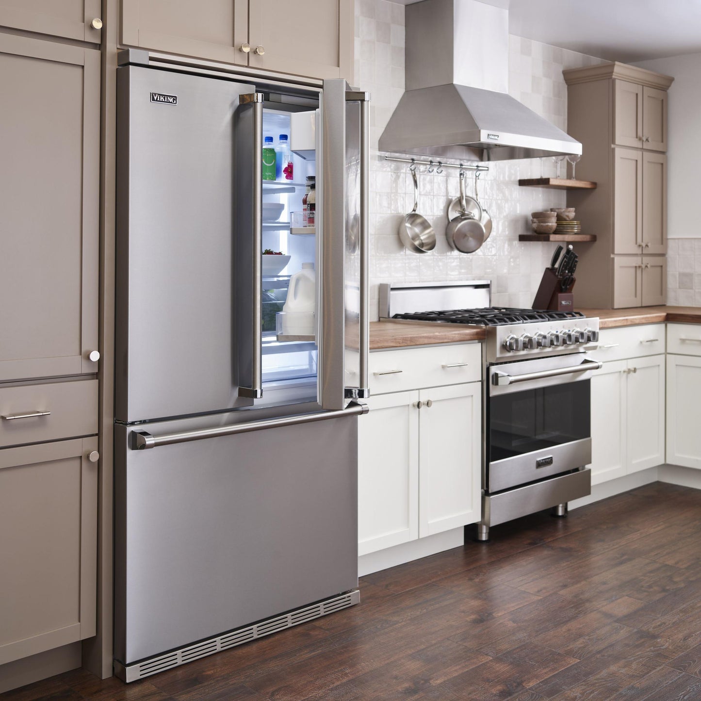 VIKING 30" Self-Cleaning Dual Fuel Range Viking 3 Series Black - RVDR33025BONLP